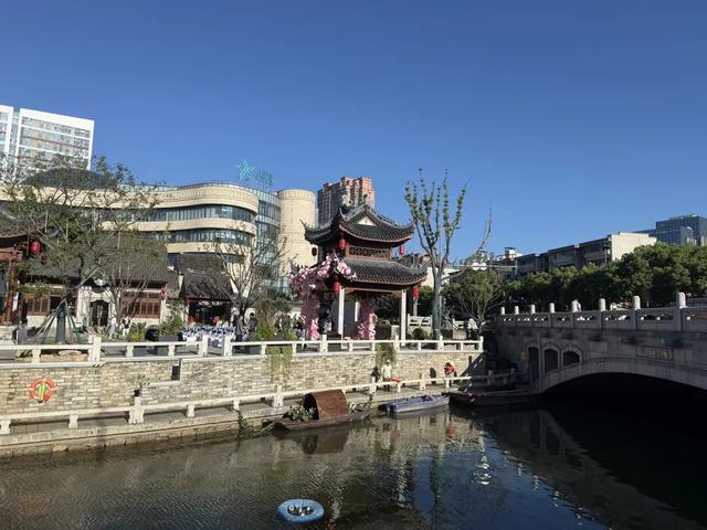 刚刚，忠义街开街啦！