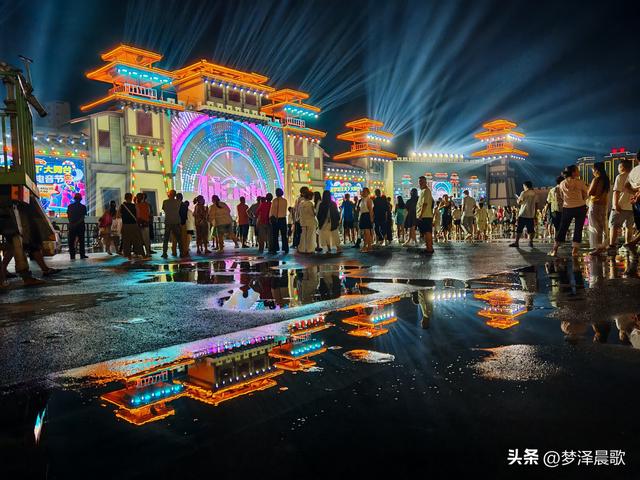 湖北：云梦举办首届花样泼水电音节