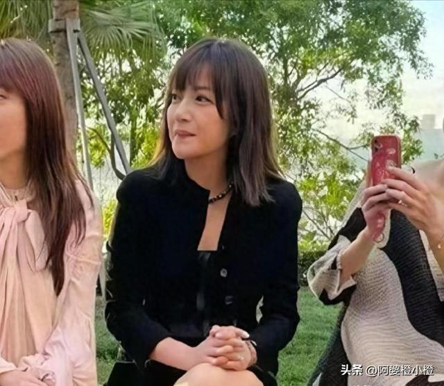 封杀四年，49岁赵薇突传消息，因胃癌去世传闻5个月前就真相大白