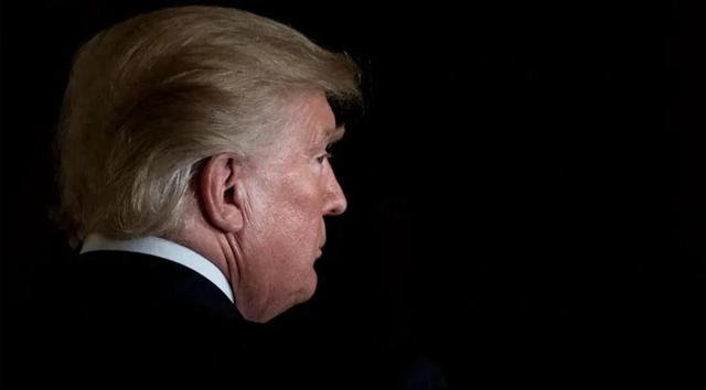 当不成总统了？美国爆发大规模混乱	，特朗普被联手逼宫