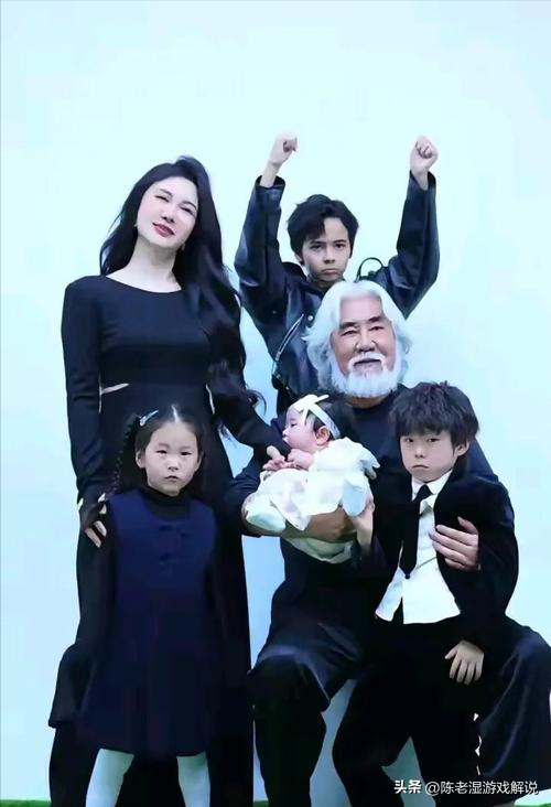 一个贪财一个好色？老夫少妻的“残酷”在74岁的张纪中身上应验了