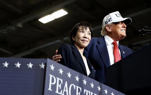 日本反击正式开始，中方12字严正回应，关键时刻	，特朗普却摊牌了