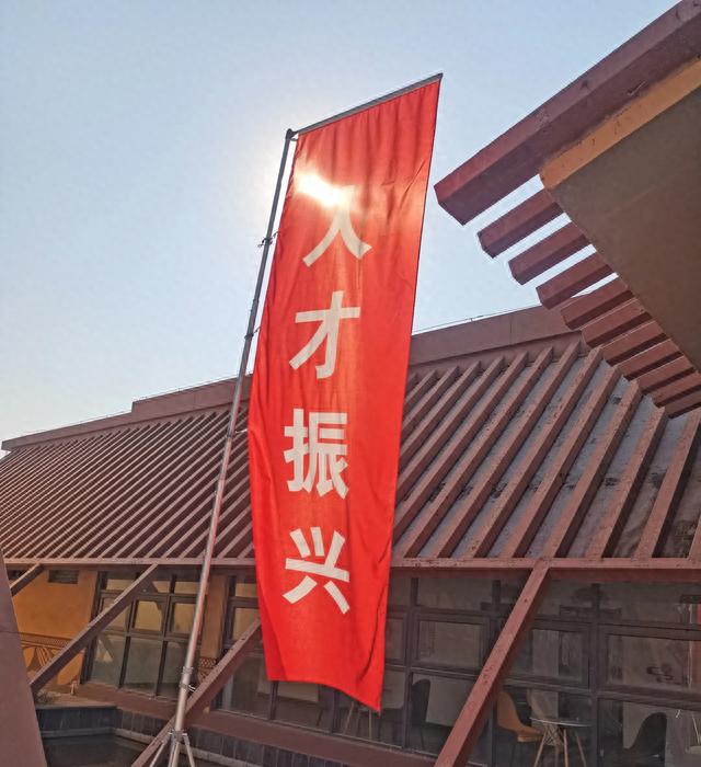 重阳佳节将来临 创作墨宝送老人