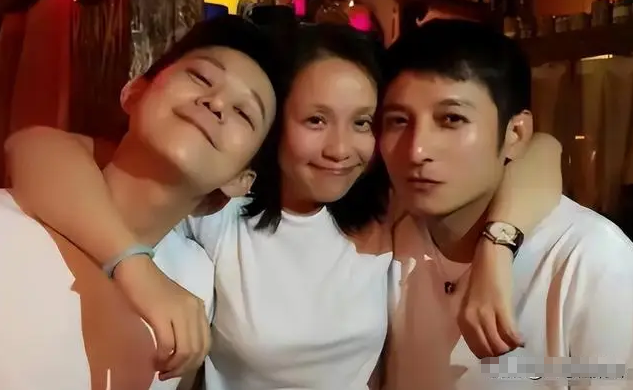 从主持人到“精神病”，48岁维嘉性情大变，如今的下场怪不了别人