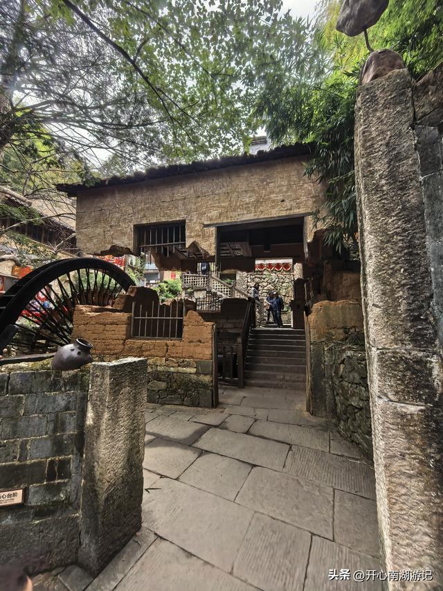 2025年秋老姐俩江西行，去篁岭看晒秋