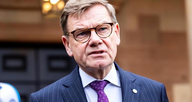 日本话音刚落，又一国介入台海，专机已经离华，要逼中国做3件事