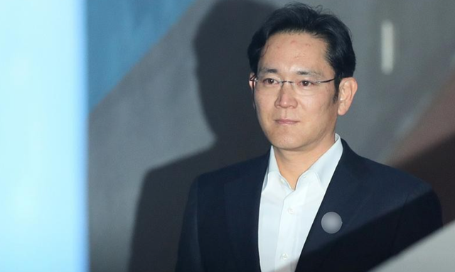 全都“叛变	”了，台积电	、三星接连宣布	，外媒：中国不买了？