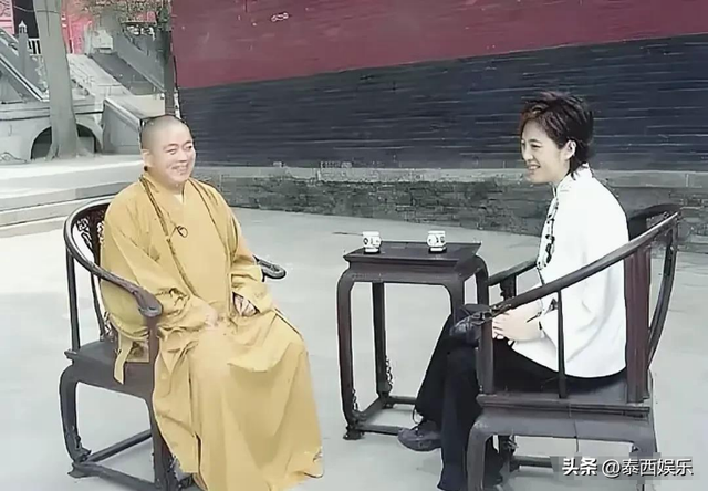 释永信与美女的同框，个个肤白貌美，10年前就曾被举报私生活混乱