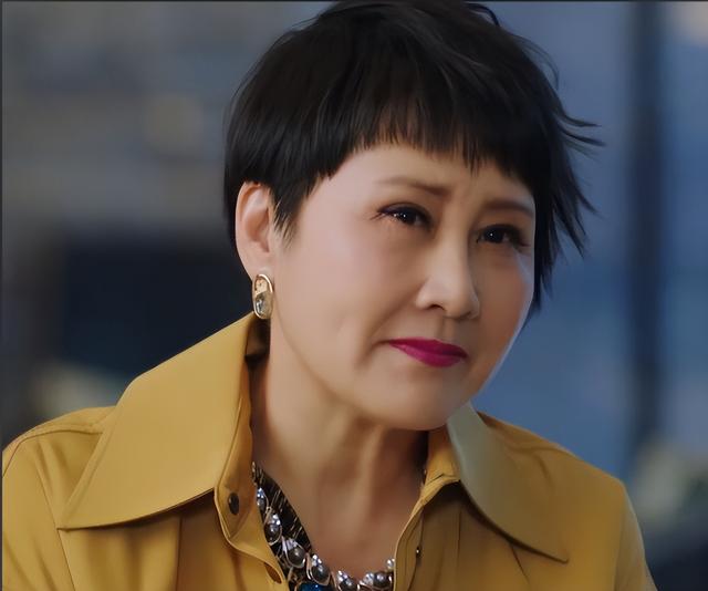 万万没想到，口无遮拦的张凯丽，因阅兵上的一句话，实现口碑逆转