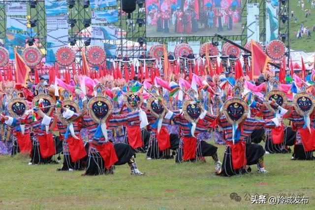 【相约九色甘南香巴拉】组图|跨越时光的羚城之约：祝福与未来的双向奔赴