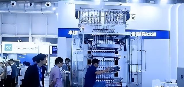 惹怒中国的代价！不还中企就断供？美荷联手遭反杀，欧洲炸锅！