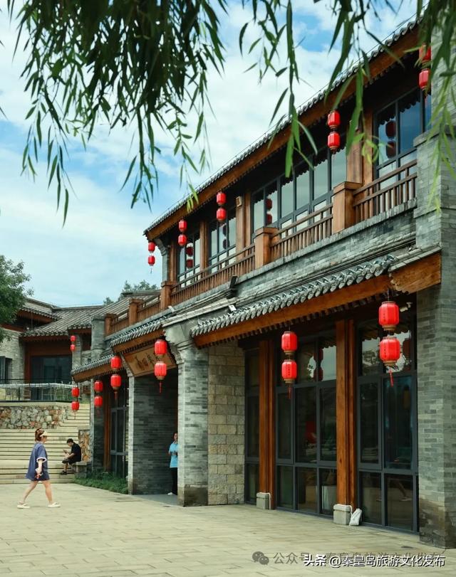 免费！秦皇岛这个特色小镇开园啦，美似江南，夜景迷人！