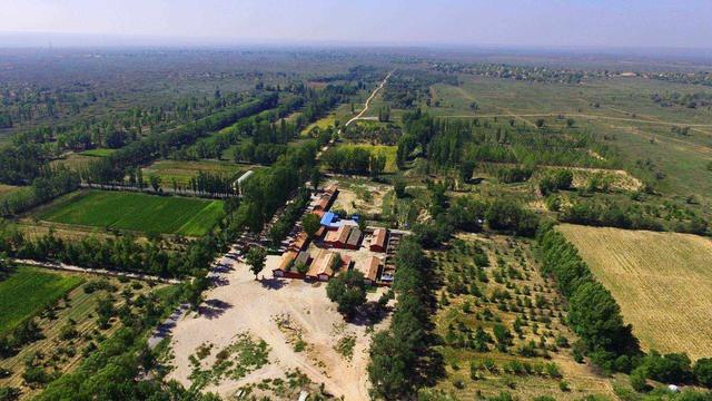 中国发明高效率“吞沙巨兽”，一天吞噬沙漠40亩，已在甘肃使用