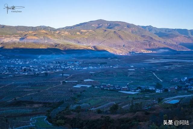 大理有个湿地很奇葩，水域面积少得可怜，路过的游客都看懵了