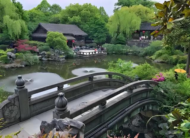 陆游的心路:从沈园到罨画池再到文君井