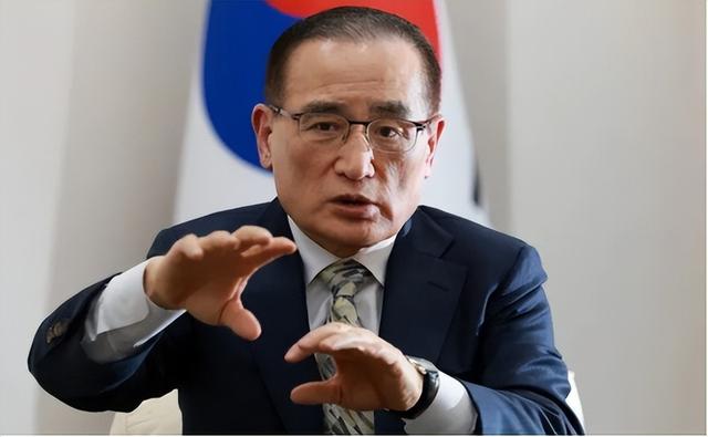 李在明落地北京，没有先和中方官员会面，而是先去了一场座谈会