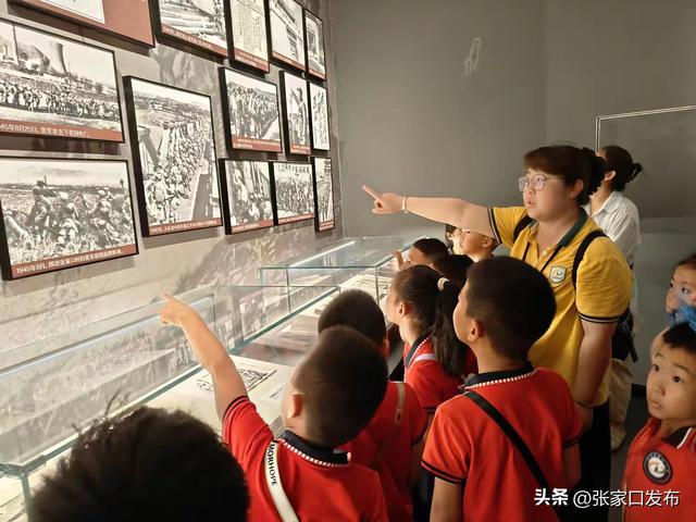 张家口：爷孙携手追寻红色历史