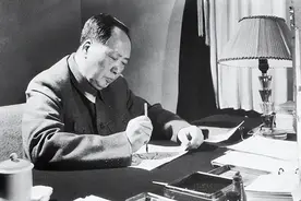 毛主席用唯物辩证法解读《四大名著》，对人物的点评可谓一针见血图片