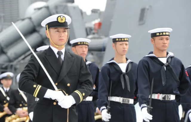 俄媒：一旦开战，中方只靠解放军难以取胜，必须调动另一股力量！