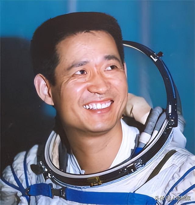 聂海胜妻子：在丈夫上太空前提出离婚，其中究竟隐藏了多少辛酸？