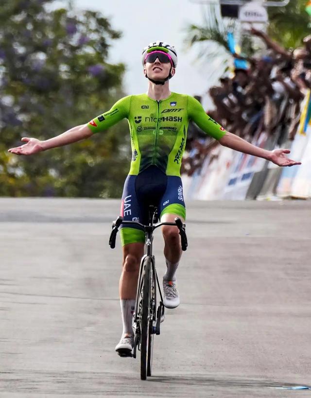 2025年国际十佳运动员出炉：6位00后，中国仅占1席，孙颖莎落选