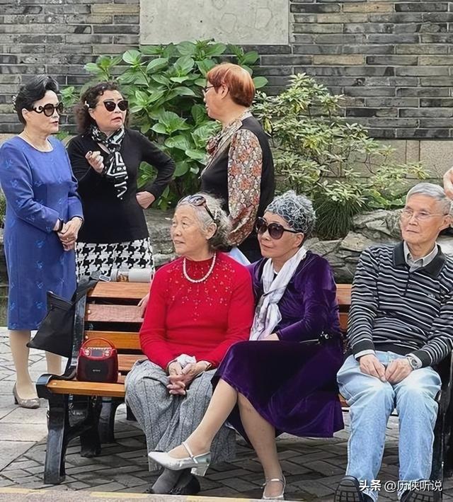 年轻人正在逃离上海！真相很扎心，577万的老人，谁来也遭不住！