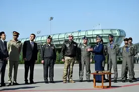 未来总数有望突破300架？“枭龙”再添新用户，拿下阿塞拜疆订单图片