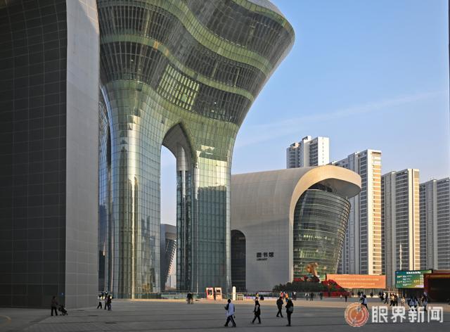 循香入画乌鲁木齐 跟着《红石榴餐厅》开启剧情场景 Citywalk 之旅