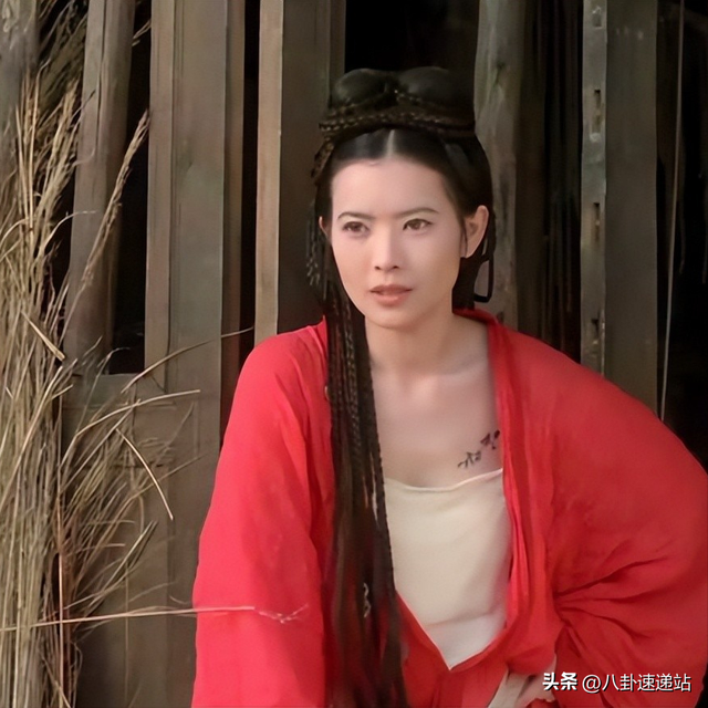 陪玩陪睡只是冰山一角！看完明星曝出的娱乐圈内幕，个个荒唐至极