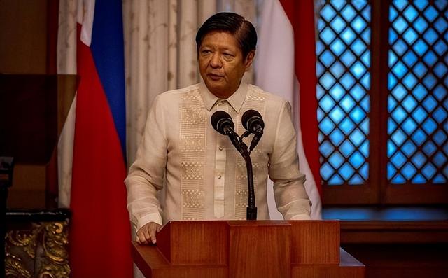 60万人抗议，菲媒突曝黄岩岛属华！马科斯350亿军购换来了什么？