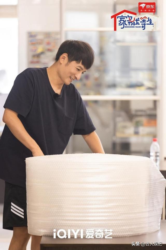 从主持人到“精神病” 无儿无女消失多年的李维嘉 48岁现状令人唏嘘