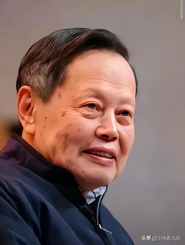 原来杨振宁葬礼当天,93岁弟弟杨振汉到场,透露哥哥一个未了心愿