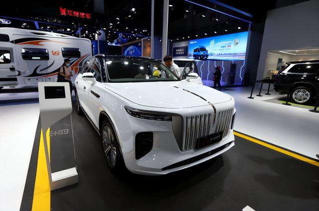 美媒：中国顺差首破万亿，特朗普上台11个月，顶中国自己苦干5年