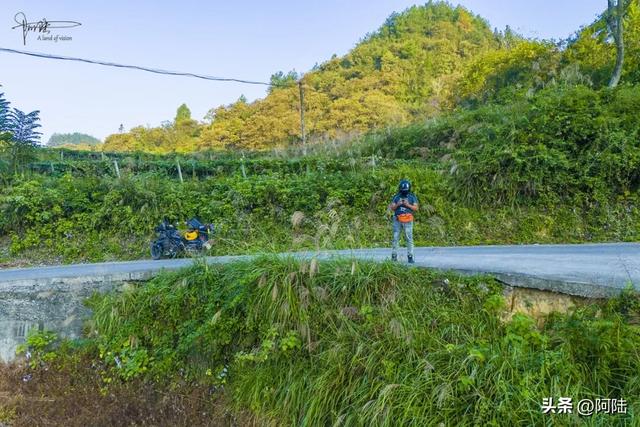 铜仁月亮湾是个让人心生疑惑的地方，陌生游客基本上都会找不着北