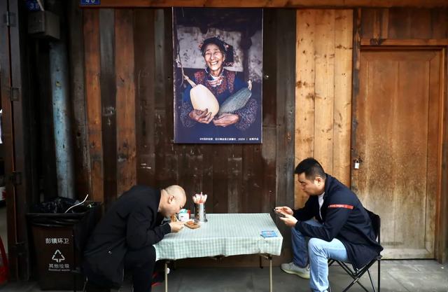 从18万到280万!成都这座小镇凭啥逆袭成“顶流”?