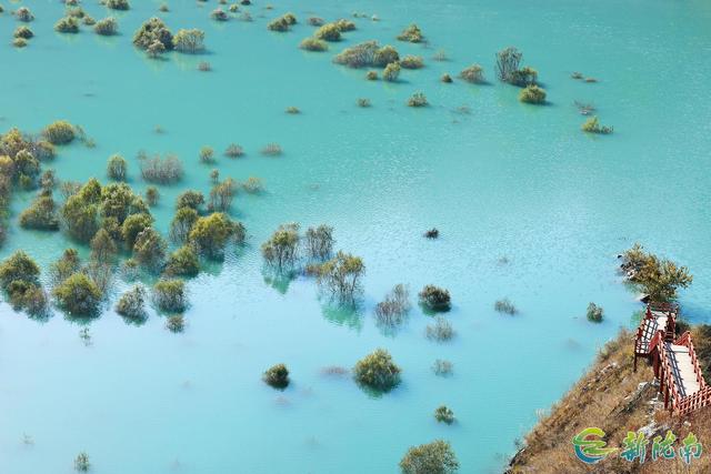 两江交汇碧波现