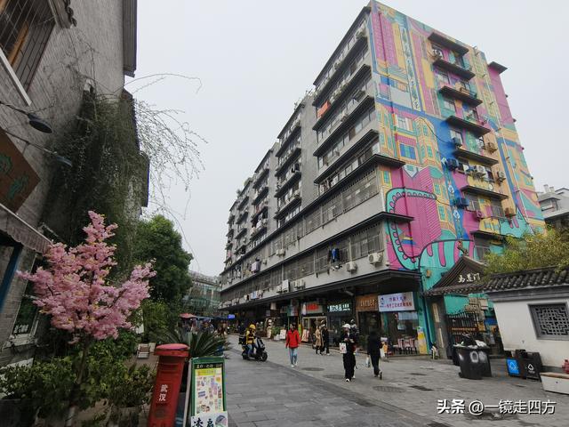 被誉为"活着的武汉近代史书"的历史街区昙华林