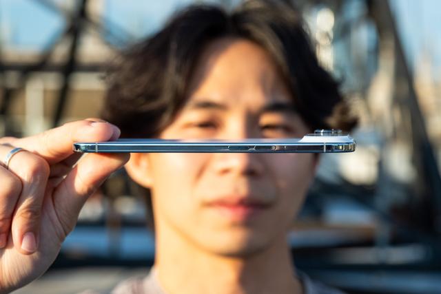 iPhone Air评测：超薄设计面临功能妥协的挑战
