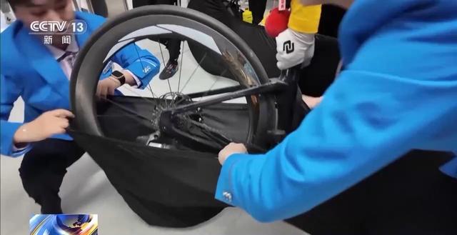 自行车能上地铁了！深圳地铁试点开通“人车同行”骑行友好服务