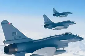 突发！印巴两军发生交火，空战一触即发！歼-10C和阵风孰强孰弱？图片