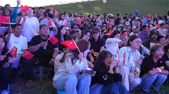 西乌旗“99号公路”文旅升级：让游客体验更优、获得感更强