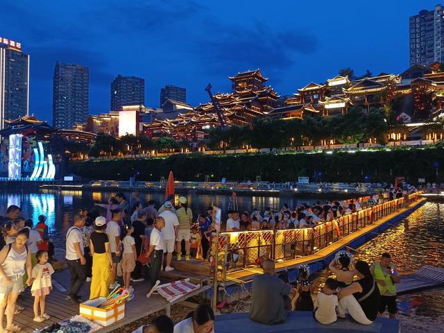 难忘宣恩的美食和夜景,还有白嫖了7小时停车场