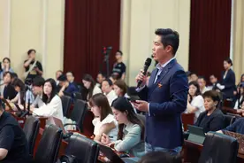 国防部介绍第13批中青年军官代表团访日情况图片