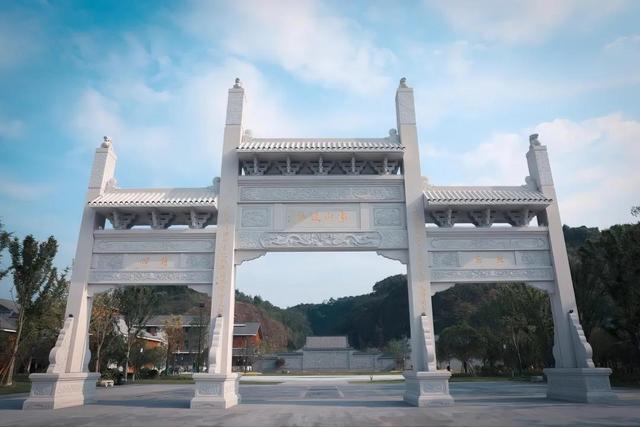 解码鹰潭中式美学：逛古街、访书院、赏木雕……读懂山水与时光的交融