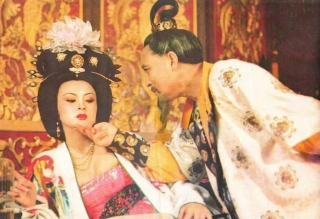杨玉环陵墓出土，专家打开棺椁后发现，千年前的“传言”或被证实
