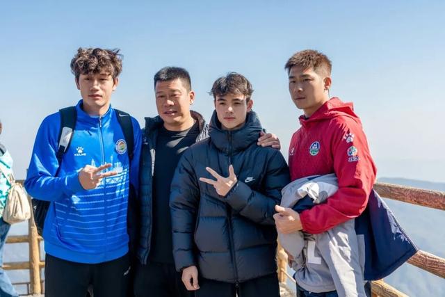 跨越千里，共赴绿茵！“赣超”宜春队携手“蒙超”通辽队同游明月山！