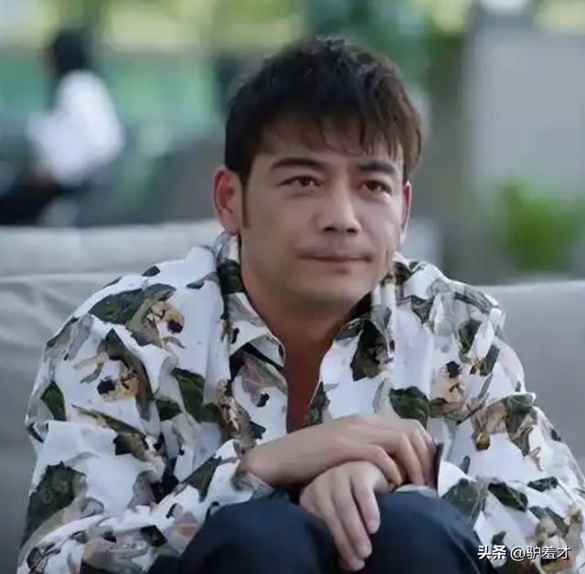 不顾央视警告顶风作案，与刘涛传绯闻的杨烁，如今下场怪不得别人