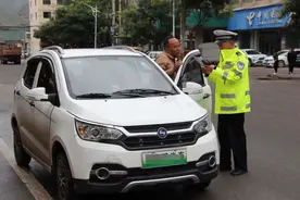 免费上牌、合规出行，四轮车上路政策放宽，注意4点不禁、不罚图片