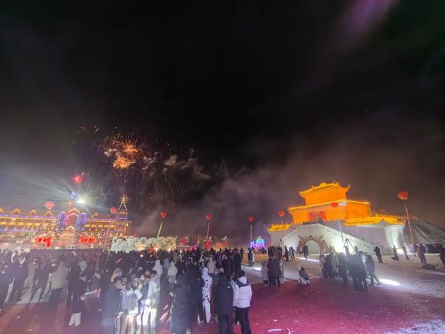 冰雪燃情夜 ！牙克石凤凰山景区“越夜越精彩”