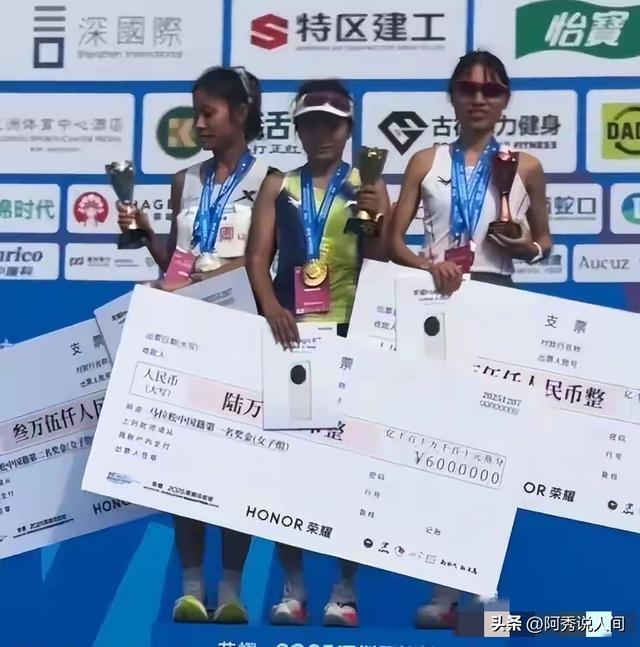 突发！多家媒体报道，最快护士张水华疑似被辞退，康院长回应